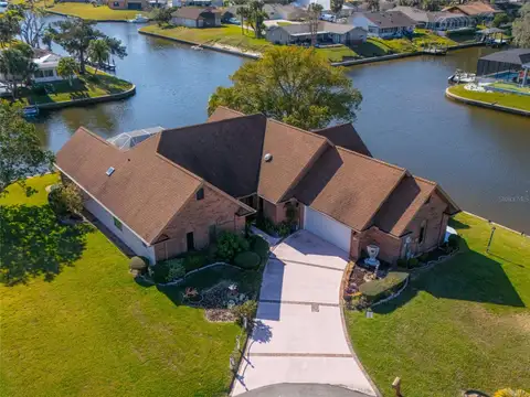 10 CASTLE CT — home for sale