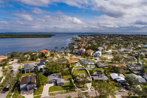 5801 VENETIAN BLVD NE — home for sale