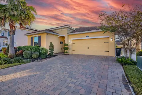 1322 OAK CREST ST — home for sale