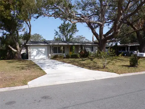 2895 HUNTINGTON DR — home for sale