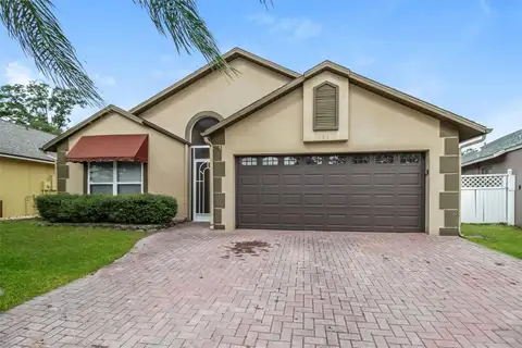 120 LAKEBREEZE CIR — home for sale
