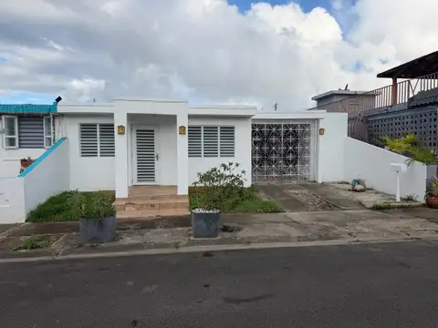 Urb Villa Guadalupe CALLE 18 #CII-10 — home for sale